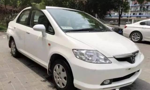 一萬元能買個什么二手車_二手萬元車選什么_二手車二萬元以內的可以買嗎