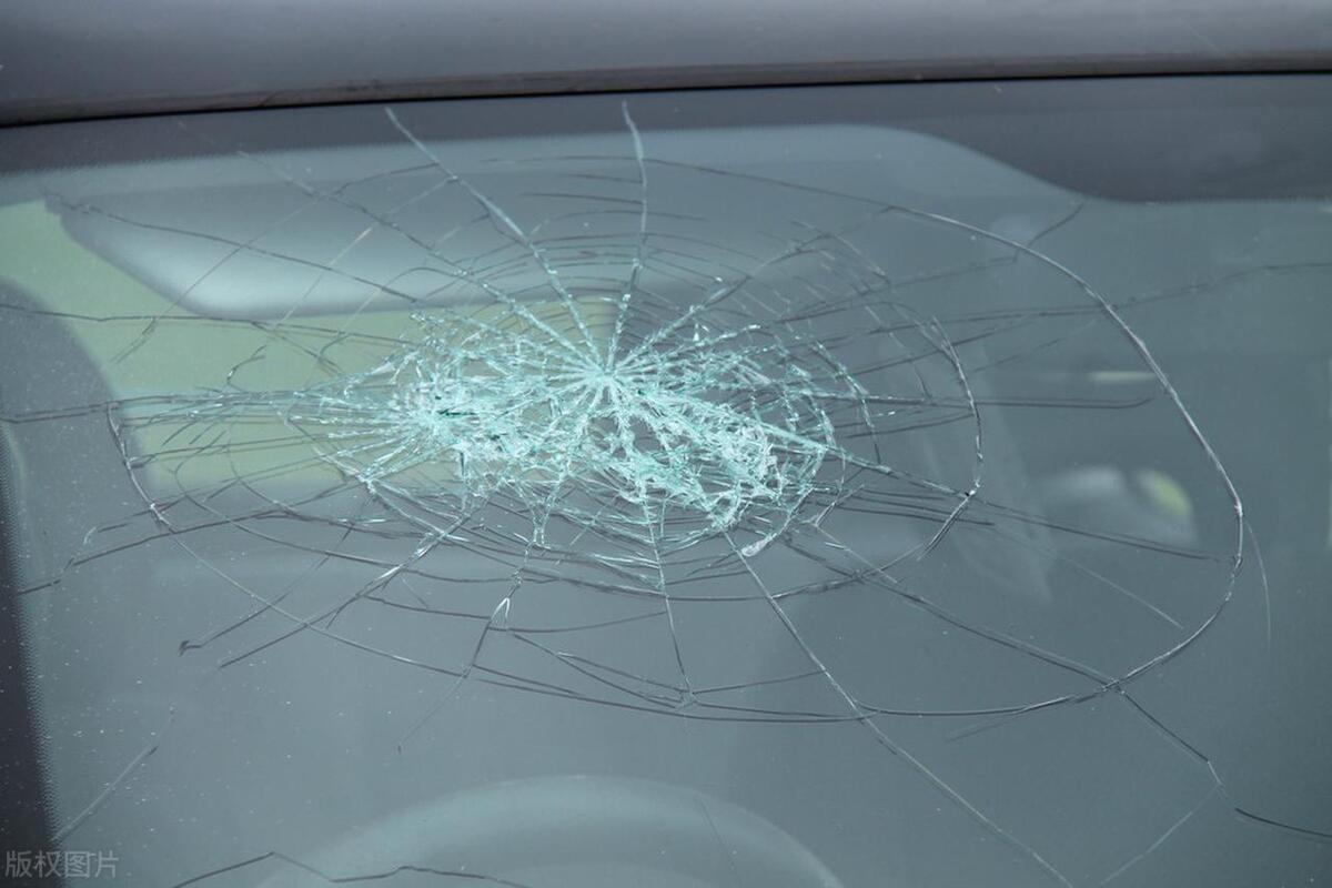二手車事故車識別技巧_事故車的鑒定_二手車螺絲檢查方法