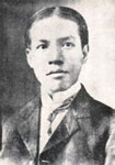 梁?jiǎn)⒊? />
						</a>   <em>梁?jiǎn)⒊?/em>（1873年～1929年），字卓如，一字任甫，號(hào)任公，又號(hào)飲冰室主人、飲冰子、哀時(shí)客、中國(guó)之新民、自由齋主人，漢族，廣東新會(huì)人，清光緒舉人，和其師康有為一起，倡導(dǎo)變法維新，并稱“康梁”。是戊戌變法（百日維新）領(lǐng)袖之一、中國(guó)近代維新派代表人物，曾倡導(dǎo)文體改良的“詩(shī)界革命”和“小說(shuō)界革命”。其著作合編為《飲冰室合集》。 ...〔<a href=